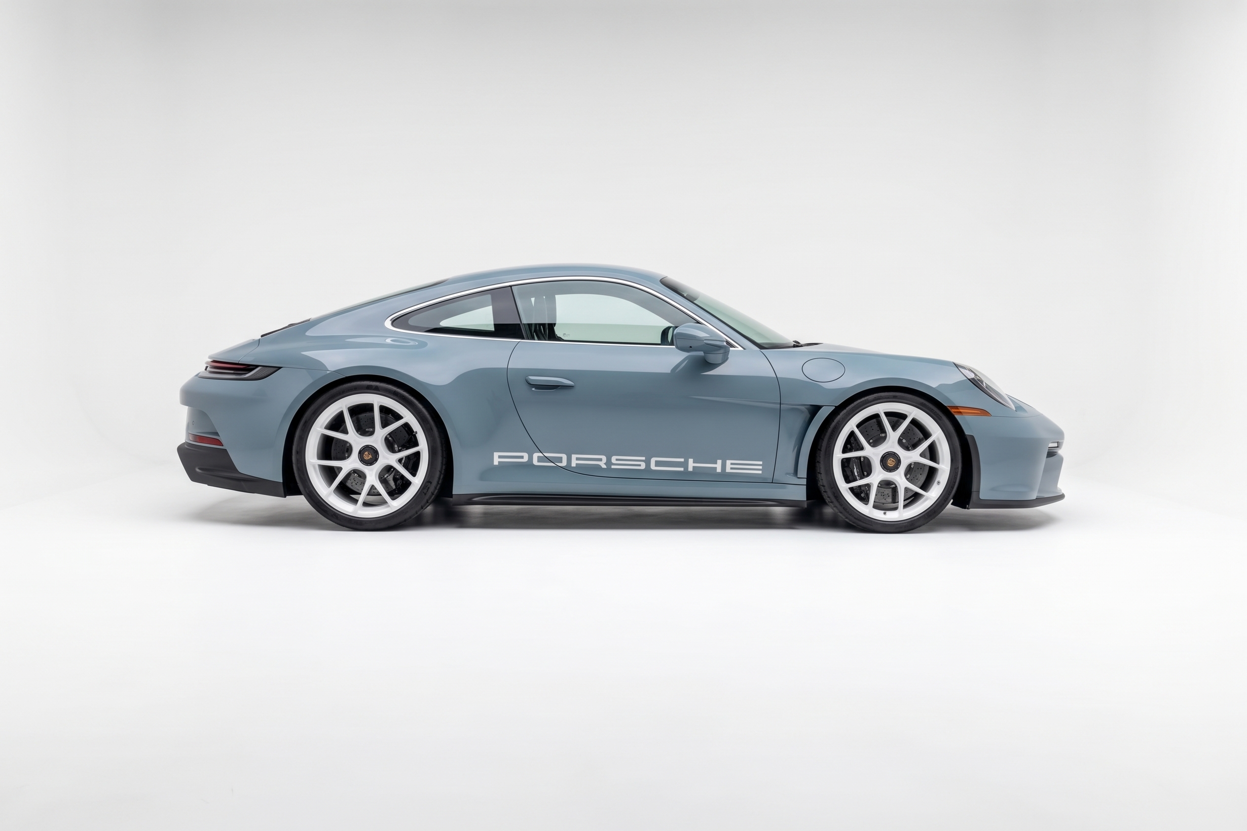 2024 Porsche 911 S/T Heritage
