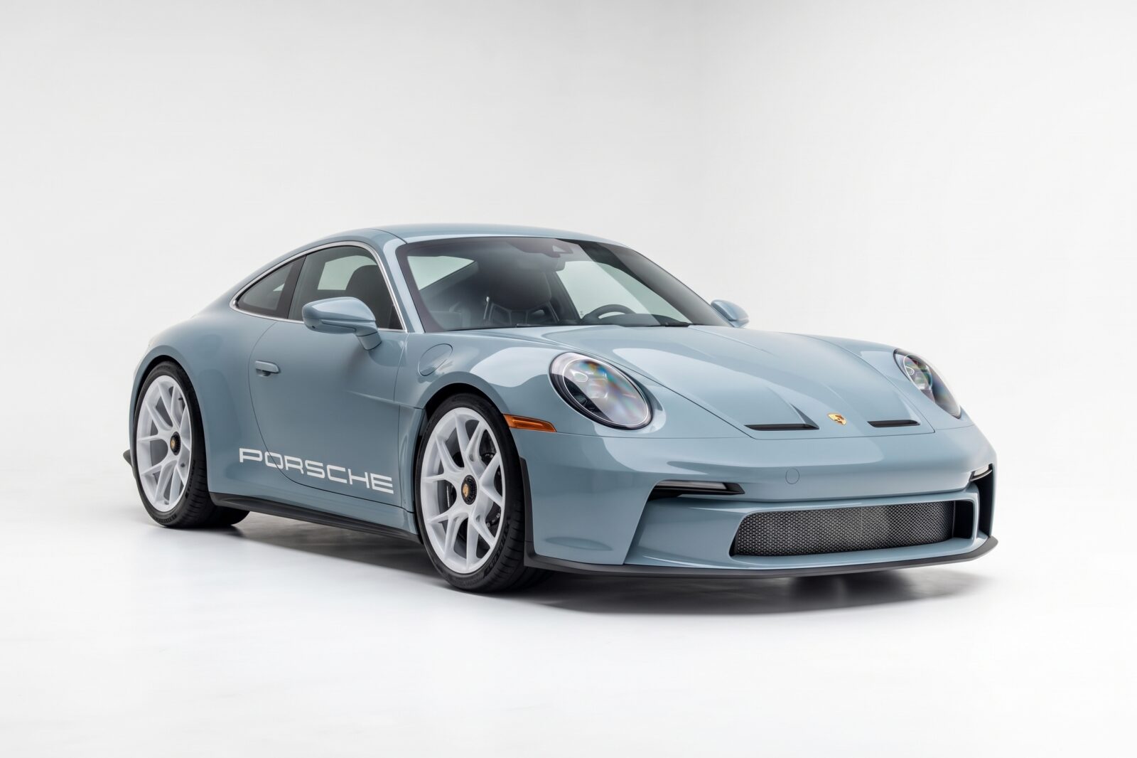 2024 Porsche 911 S/T Heritage — photo 1