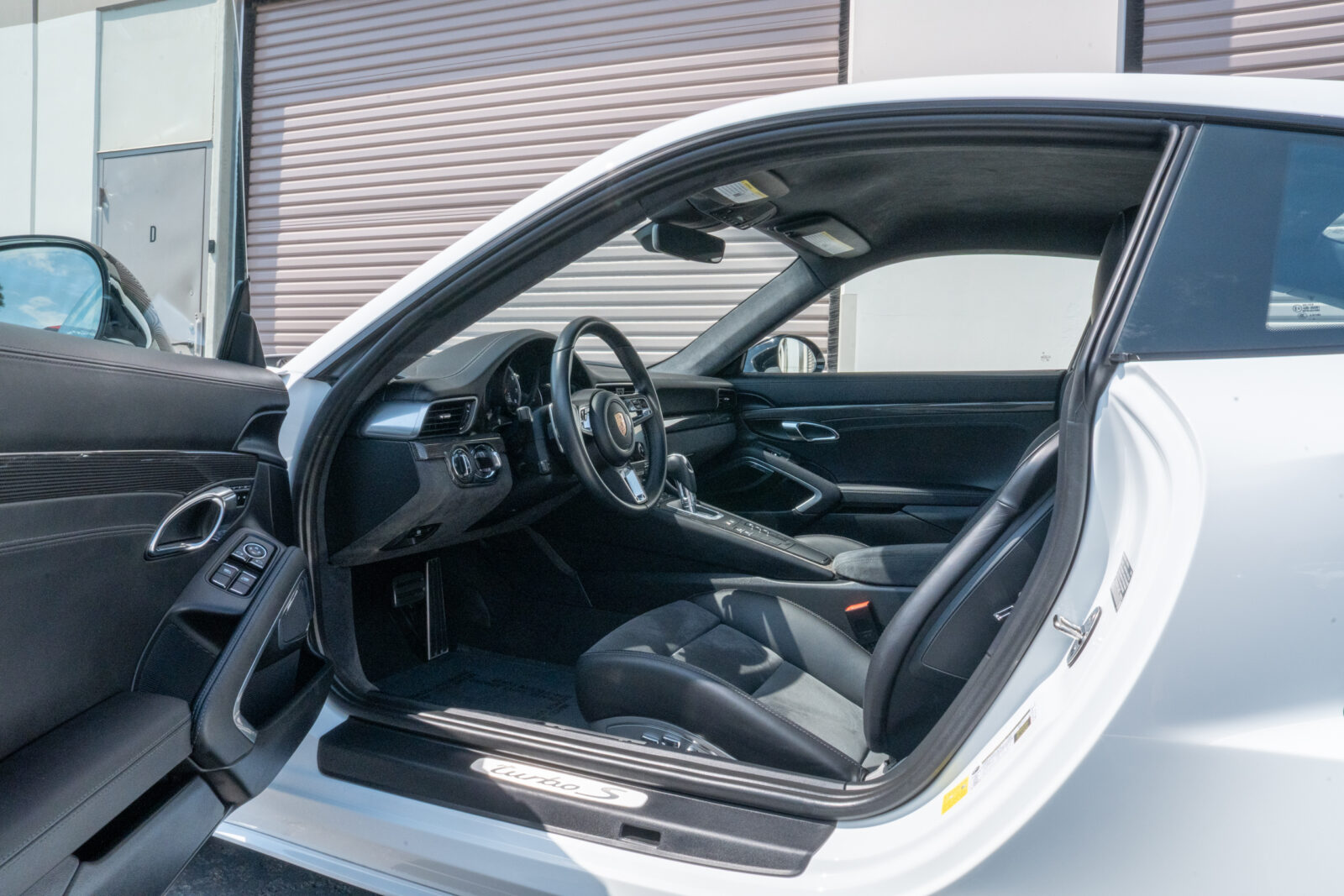 2017 Porsche 911 Turbo S - Photo 222